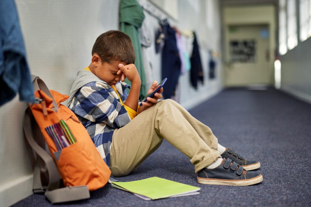 how can i monitor my child's text messages on iphone